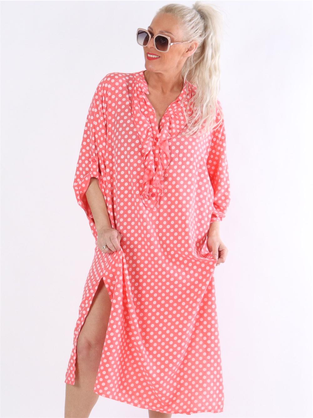 Bonita Dot - Prikket skjortekjole med flæser i udskæringen